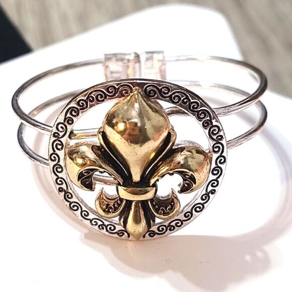 Silver Bracelet with Gold Fleur-de-lis,  EUC - Picture 1 of 4